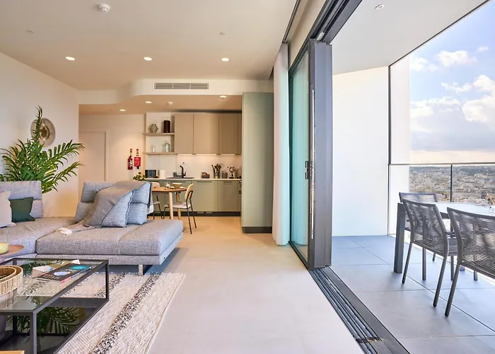 Enchanting One-Bedroom Apartment On 25Th Floor