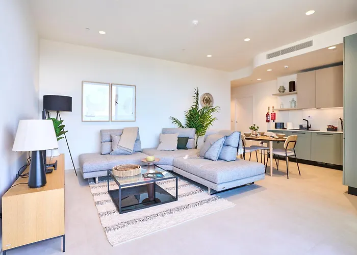 Enchanting One-Bedroom Apartment On 25Th Floor
