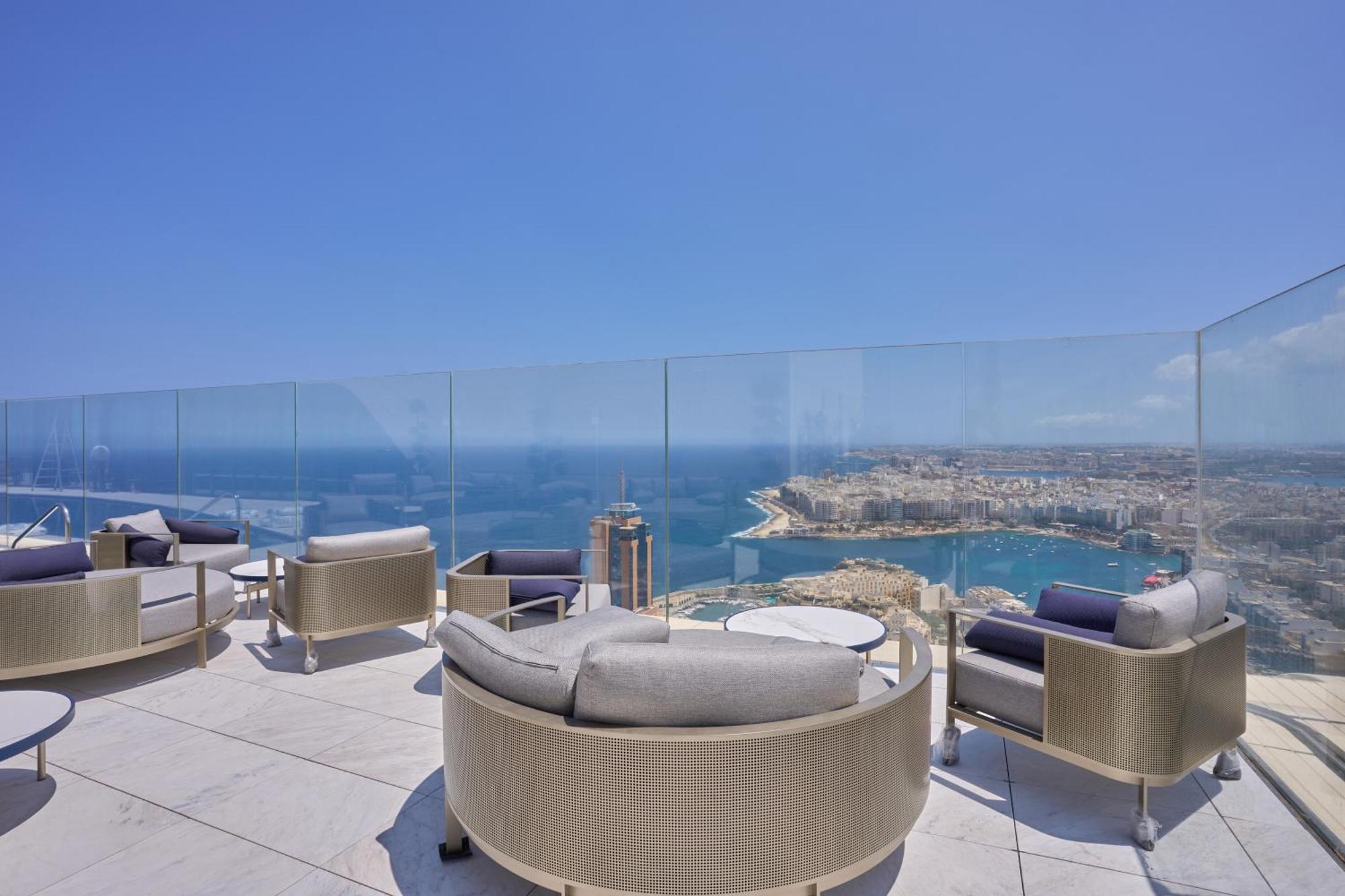 Enchanting One-bedroom On 25th Floor Saint Julian's
