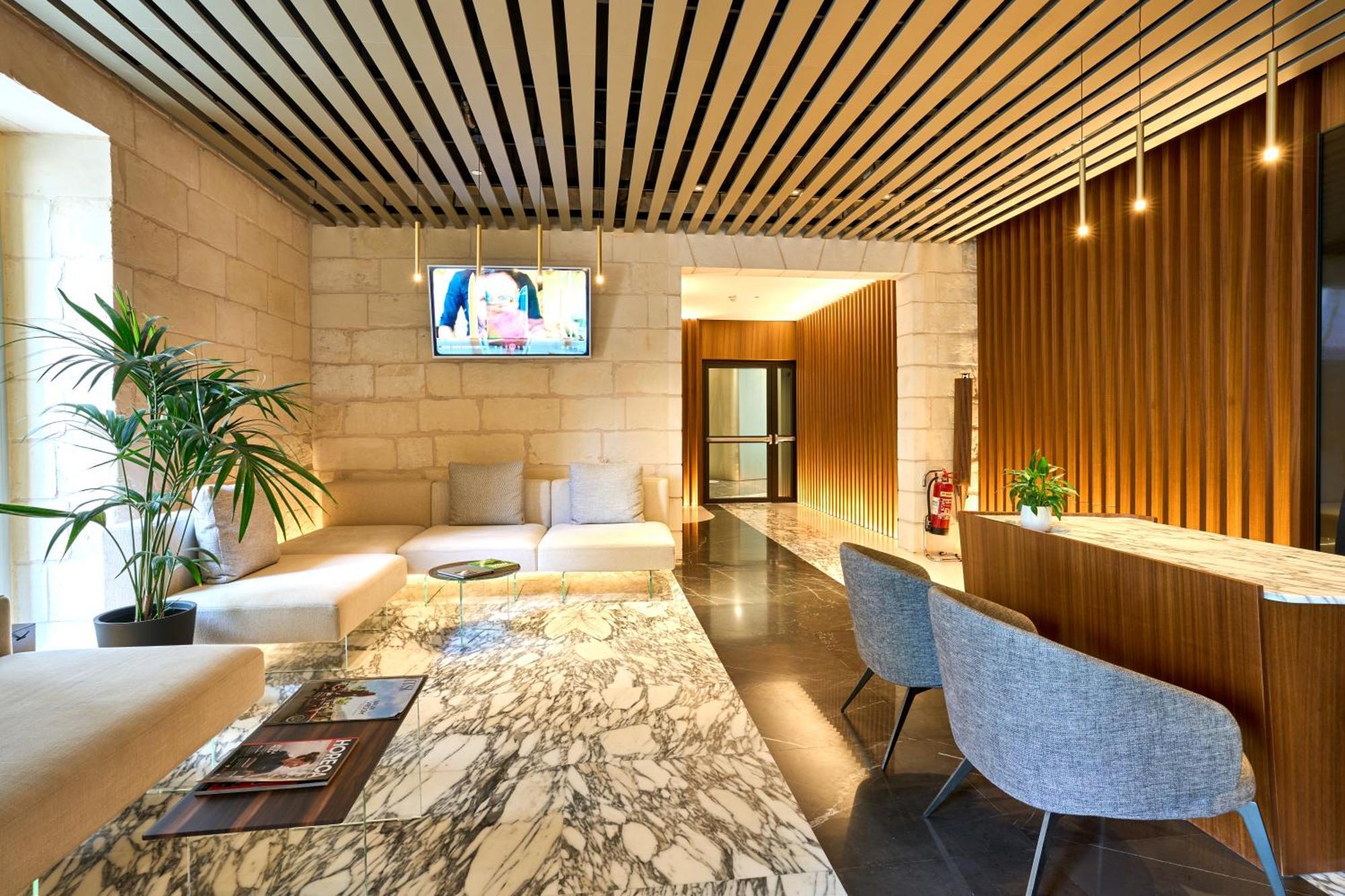 Enchanting One-bedroom On 25th Floor Saint Julian's